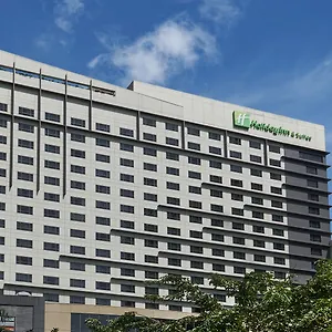 מלון & Makati By Ihg *****