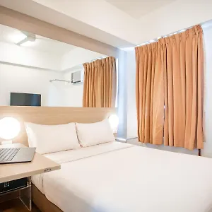 מלון Red Planet Makati Avenue Manila ***